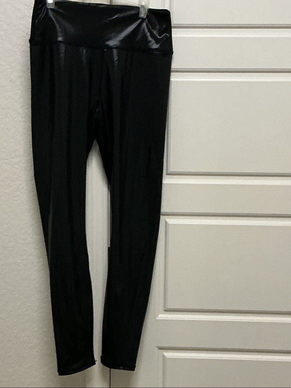 Fabletics Motion365+ Black Shiny athletic Leggings